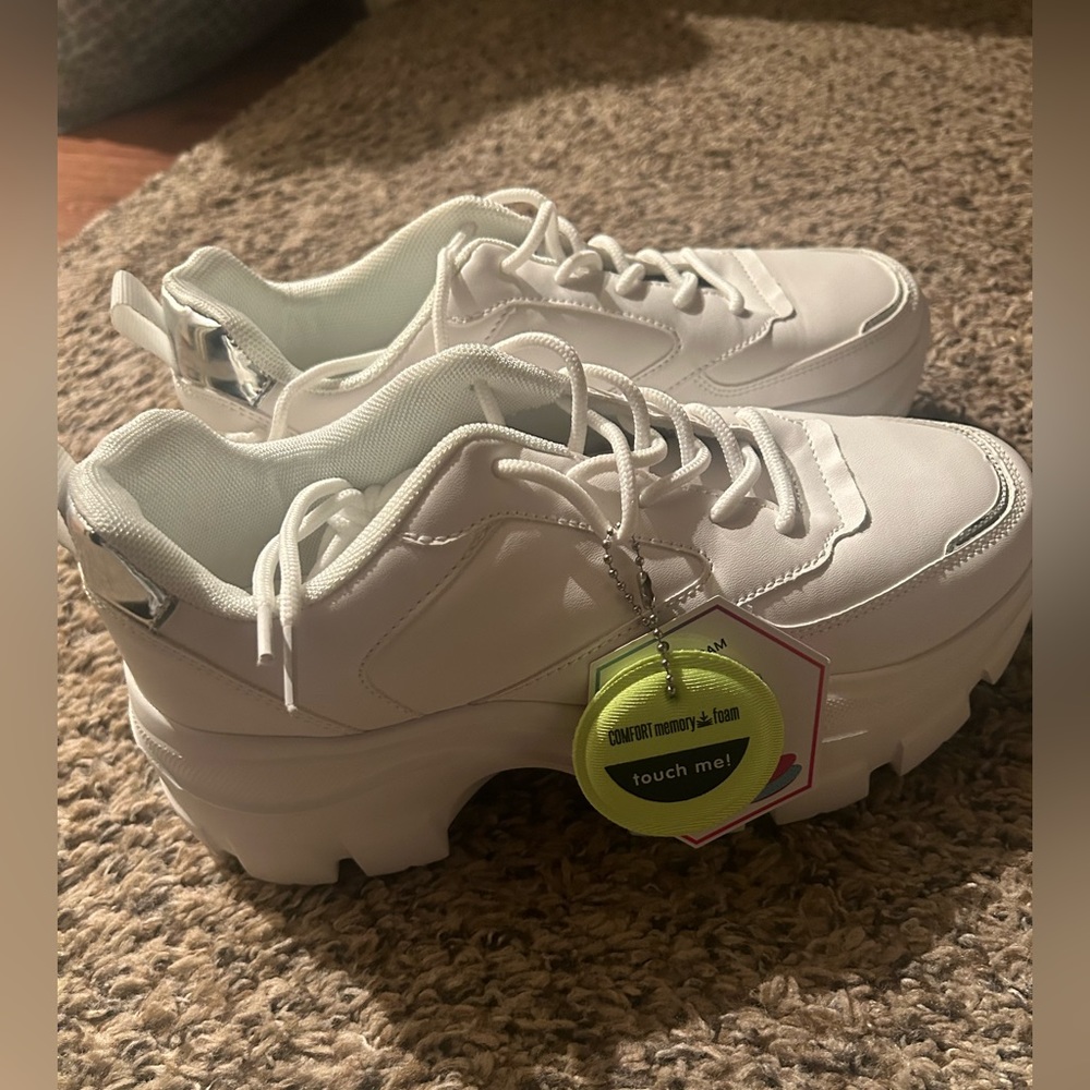 BRAND NEW- chunky sneakers